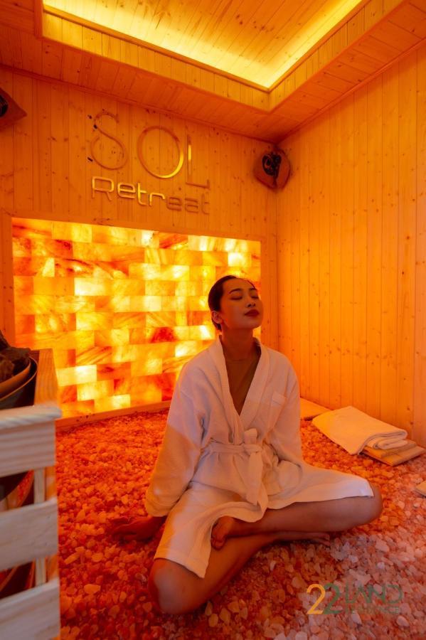 22Land Residence Hotel & Spa 52 Ngo Huyen Hanoi Exteriör bild