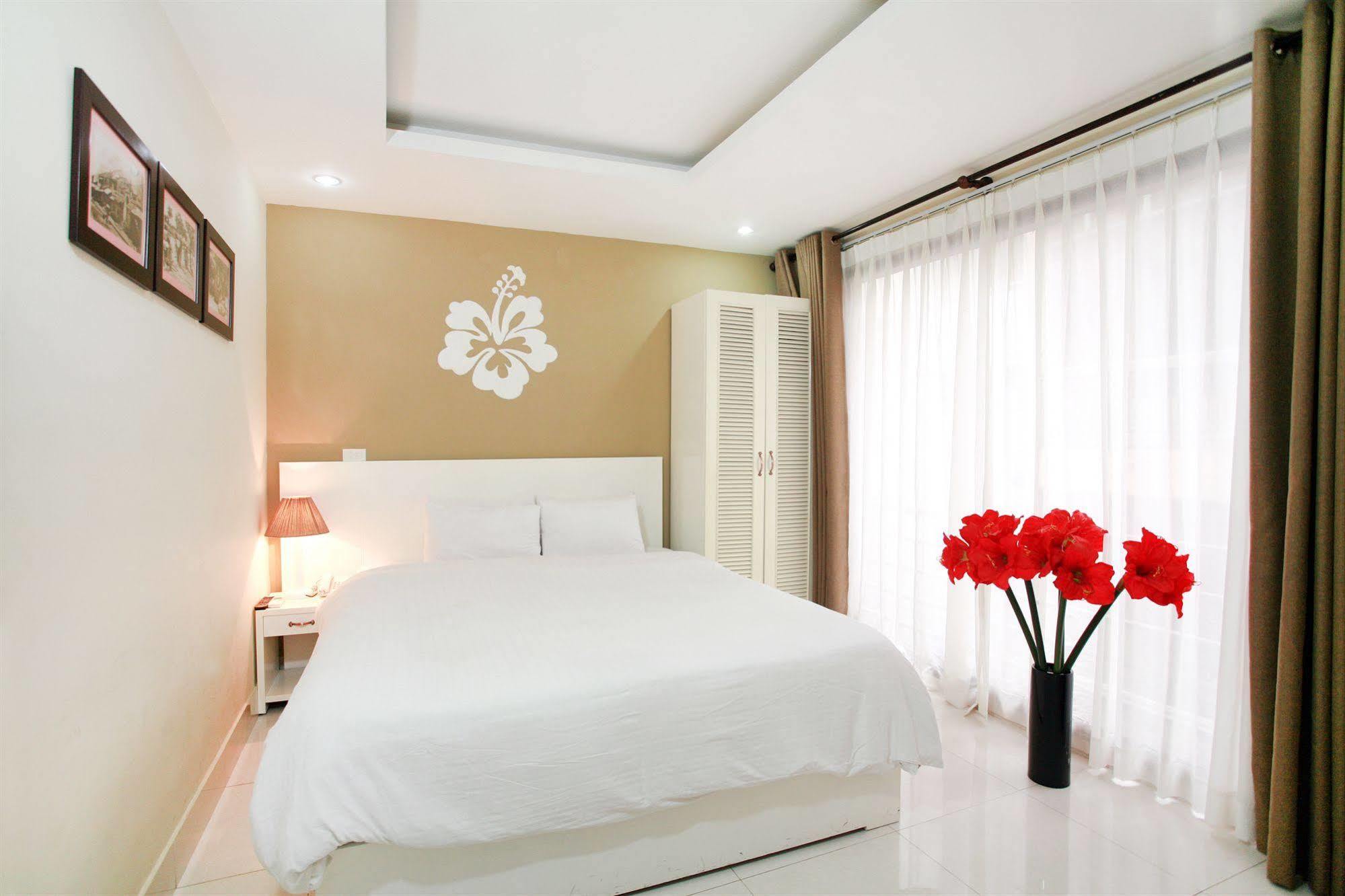 22Land Residence Hotel & Spa 52 Ngo Huyen Hanoi Exteriör bild