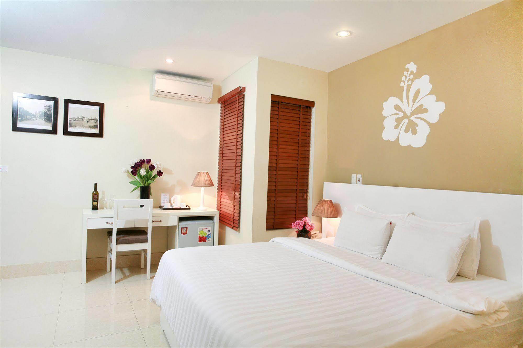 22Land Residence Hotel & Spa 52 Ngo Huyen Hanoi Exteriör bild